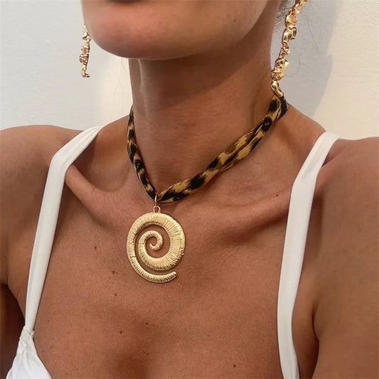 Choker ze spiralą