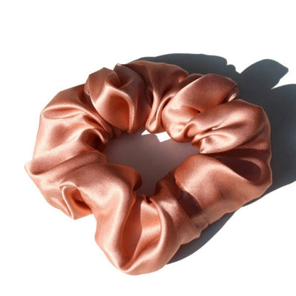 Jedwabna gumka do włosów scrunchie