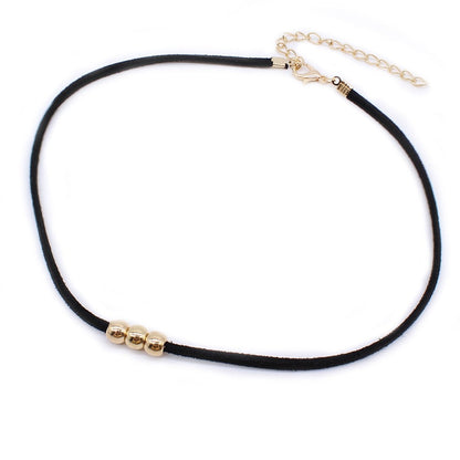 Naszyjnik typu choker z koralikami